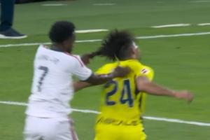 皇马内部不予处罚！ESPN：维尼修斯称染红动作只是手不小心勾到了