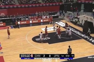能突又能投！2021年世预赛，郭艾伦面对日本男篮砍24分4板